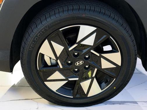 Cyber Gray Metallic 2024 Hyundai KONA SEL