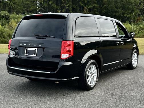 2020 Dodge Grand Caravan SE
