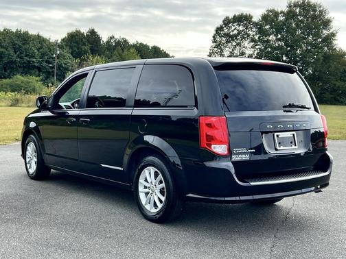 2020 Dodge Grand Caravan SE