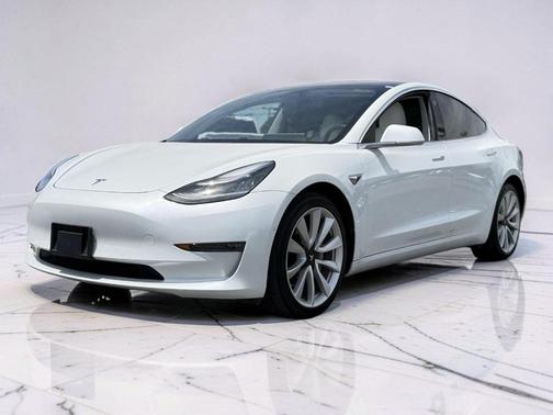 Pearl White Multi 2018 Tesla Model 3