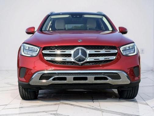 MANUFAKTUR Cardinal Red Metallic 2022 Mercedes-Benz GLC 300 Base