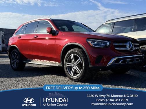 MANUFAKTUR Cardinal Red Metallic 2022 Mercedes-Benz GLC 300 Base