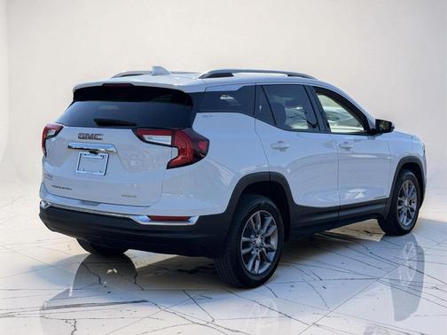 Summit White 2024 GMC Terrain SLT