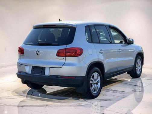 Reflex Silver Metallic 2012 Volkswagen Tiguan S