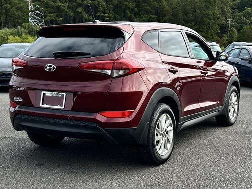 2016 Hyundai TUCSON SE
