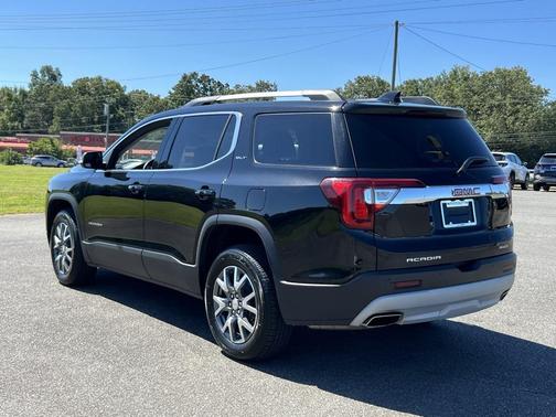 2023 GMC Acadia AWD SLT