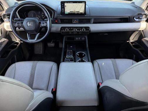 Platinum White Pearl 2023 Honda Pilot Touring