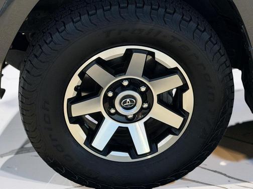 Magnetic Gray Metallic 2019 Toyota 4Runner Sport