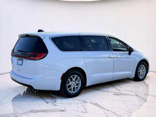 Bright White Clearcoat 2023 Chrysler Pacifica Touring-L