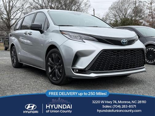 2025 Toyota Sienna XSE 7 Passenger