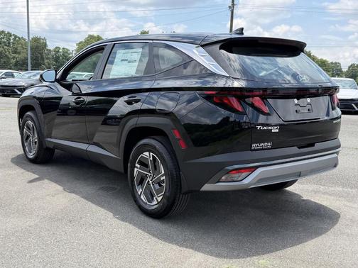 Ash Black 2026 Hyundai TUCSON Hybrid Blue SE