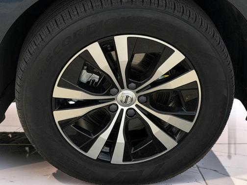 2023 Volvo XC60 B5 Core