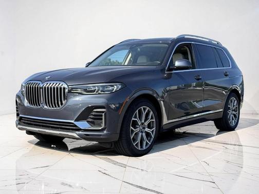 Metallic 2021 BMW X7 xDrive40i