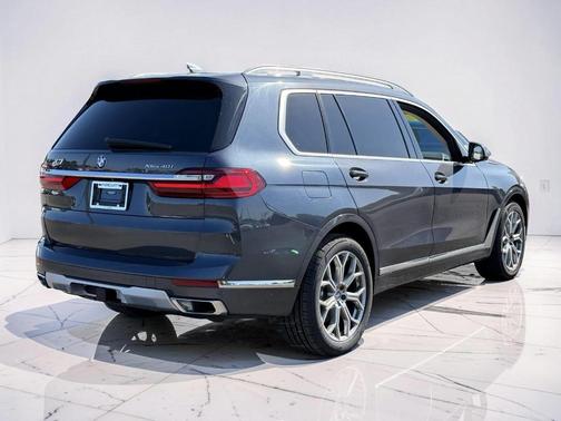 Metallic 2021 BMW X7 xDrive40i