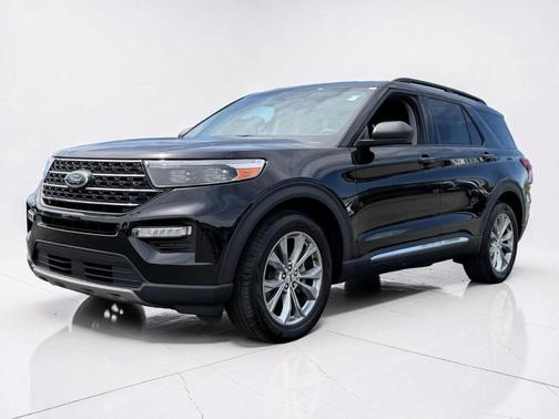 Agate Black 2023 Ford Explorer XLT