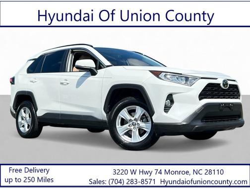 2020 Toyota RAV4 XLE