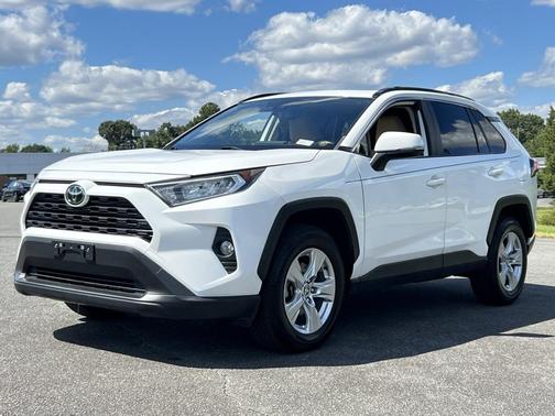 2020 Toyota RAV4 XLE