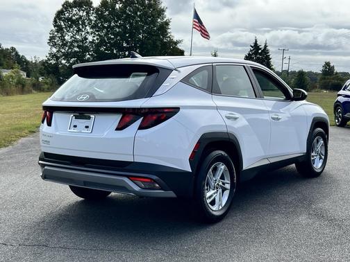 2026 Hyundai TUCSON SE