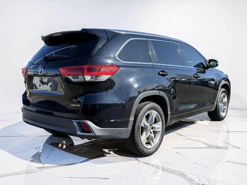 2017 Toyota Highlander 