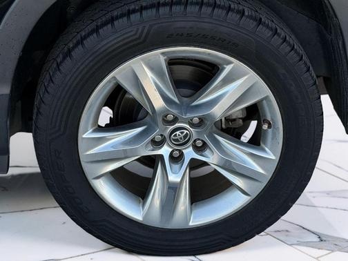 2017 Toyota Highlander 