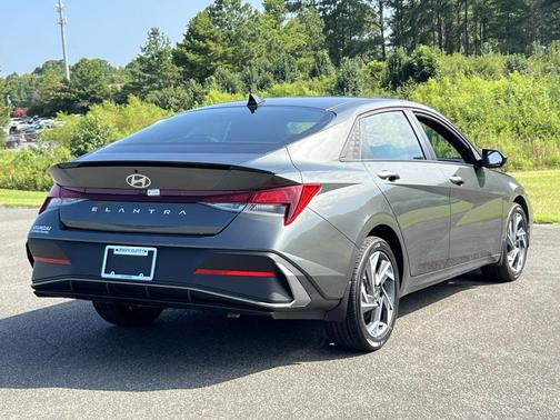 2025 Hyundai ELANTRA Sport