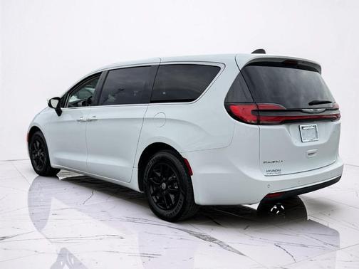 Bright White Clearcoat 2023 Chrysler Pacifica Touring-L