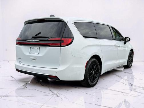 Bright White Clearcoat 2023 Chrysler Pacifica Touring-L