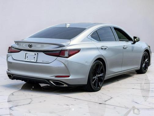 Iridium 2022 Lexus ES 350 F Sport