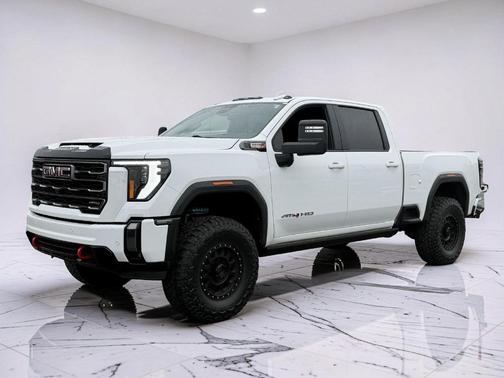 Summit White 2024 GMC Sierra 2500 AT4