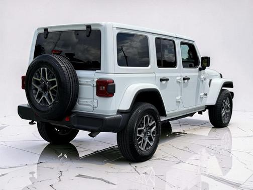 Bright White Clearcoat 2025 Jeep Wrangler Sahara