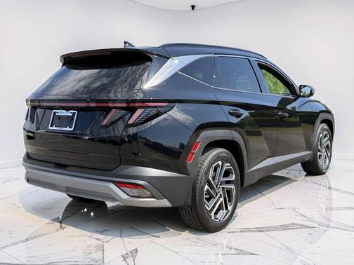 Phantom Black 2026 Hyundai TUCSON Limited