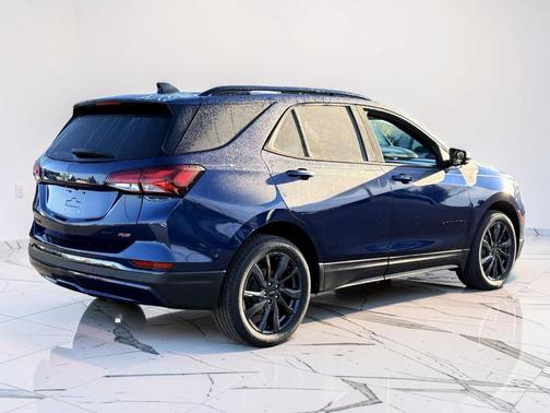 Blue Glow Metallic 2023 Chevrolet Equinox RS