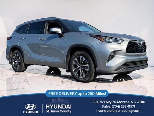 Celestial Silver Metallic 2020 Toyota Highlander XLE