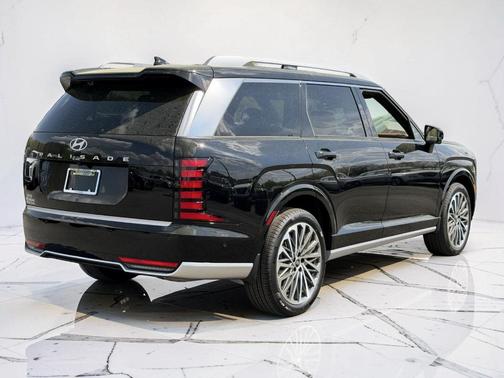 Abyss Black Pearl 2026 Hyundai Palisade Hybrid Calligraphy