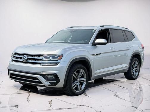 Reflex Silver Metallic 2019 Volkswagen Atlas 3.6 V6 SE R-Line