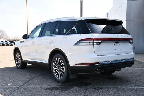 Pristine White Metallic Tri-Coat 2023 Lincoln Aviator Reserve AWD
