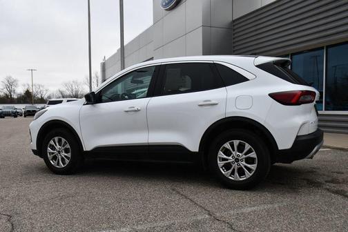 Oxford White 2023 Ford Escape Active