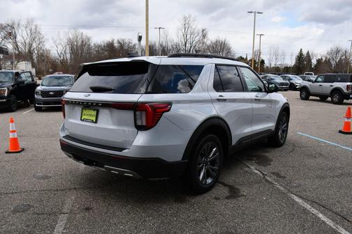 2026 Ford Explorer Active w/200A Pkg