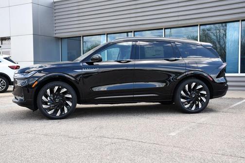 Black Metallic 2026 Lincoln Nautilus Reserve