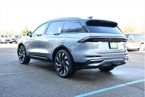 2025 Lincoln Nautilus Reserve