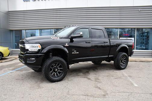 2022 RAM 2500 Big Horn Crew Cab 4x4 6'4' Box