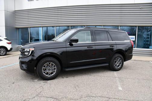 Black Metallic 2025 Ford Expedition Active