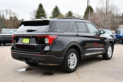 Agate Black Metallic 2025 Ford Explorer Active