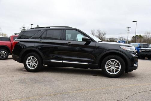 Agate Black Metallic 2025 Ford Explorer Active