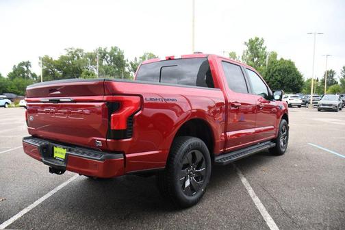 2025 Ford F-150 Lightning LARIAT
