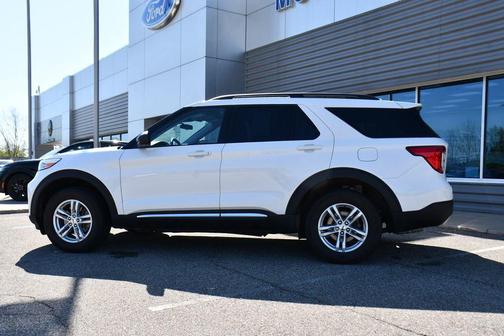 Star White Metallic Tri-Coat 2023 Ford Explorer XLT