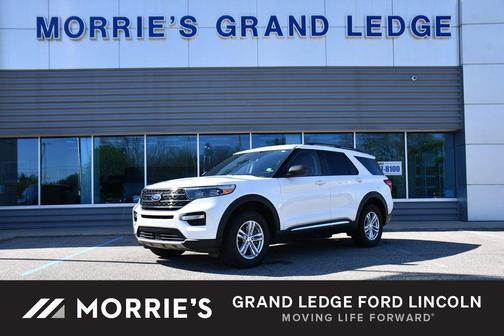 Star White Metallic Tri-Coat 2023 Ford Explorer XLT