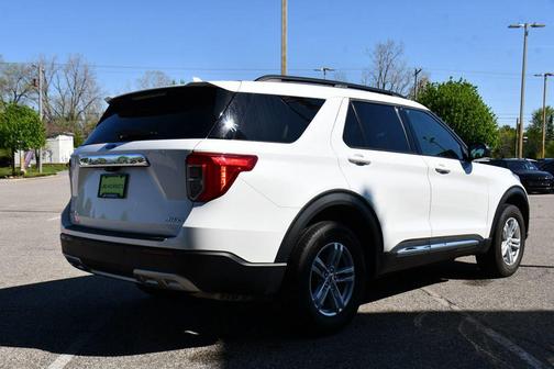 Star White Metallic Tri-Coat 2023 Ford Explorer XLT