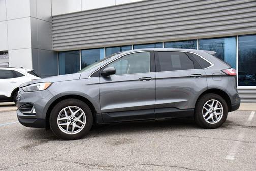 Carbonized Gray Metallic 2024 Ford Edge SEL