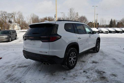 2024 GMC Acadia AWD AT4